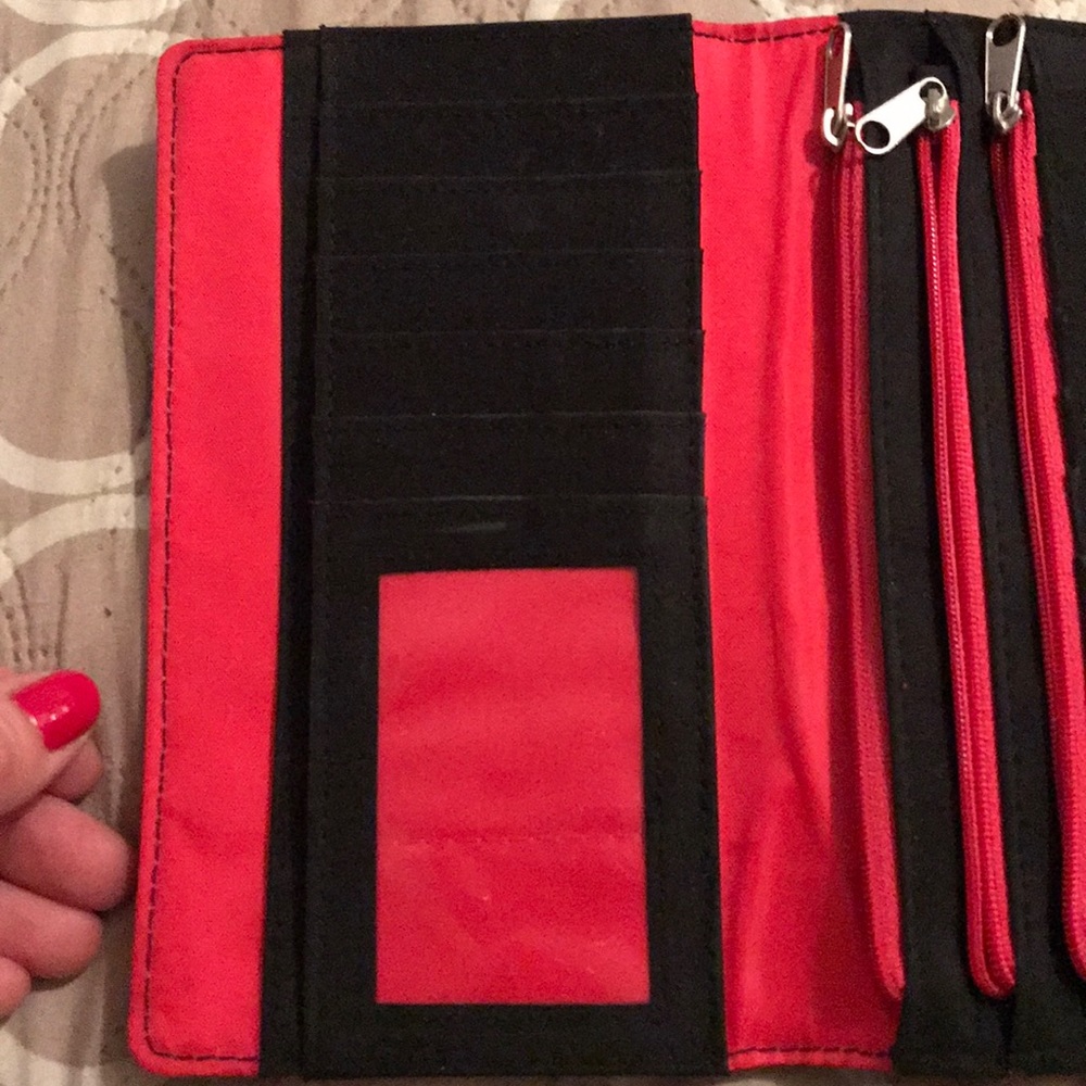 Kenneth Cole Reaction Wallet - Picture 4 of 6